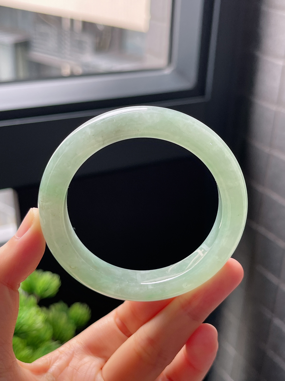 圈口52.5，冰糯种果绿色翡翠正圈手镯