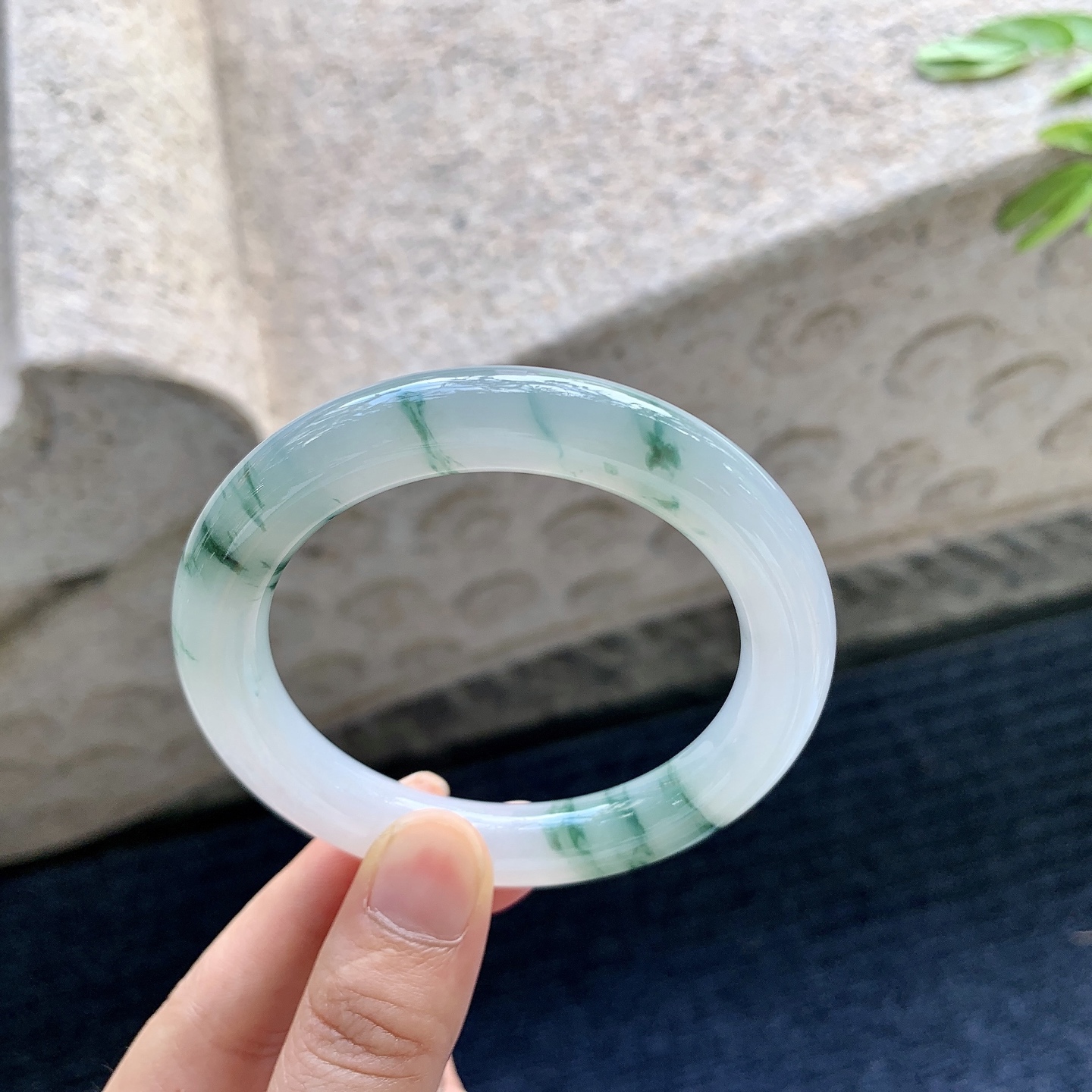 圆条52 53,细糯飘花，水润，种老，细腻，打灯有棉线
