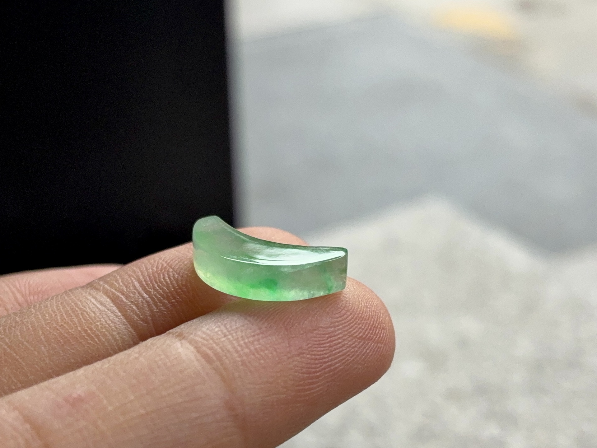 绿马鞍 尺寸：15.3×3.4×5.2