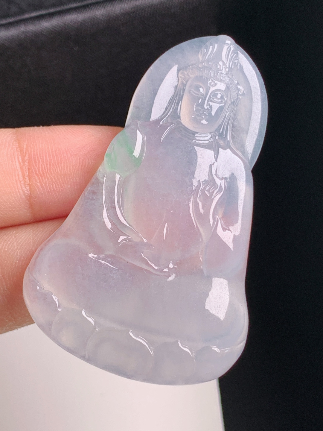 高冰观音，冰透净雅，雕工细腻，福佑安康