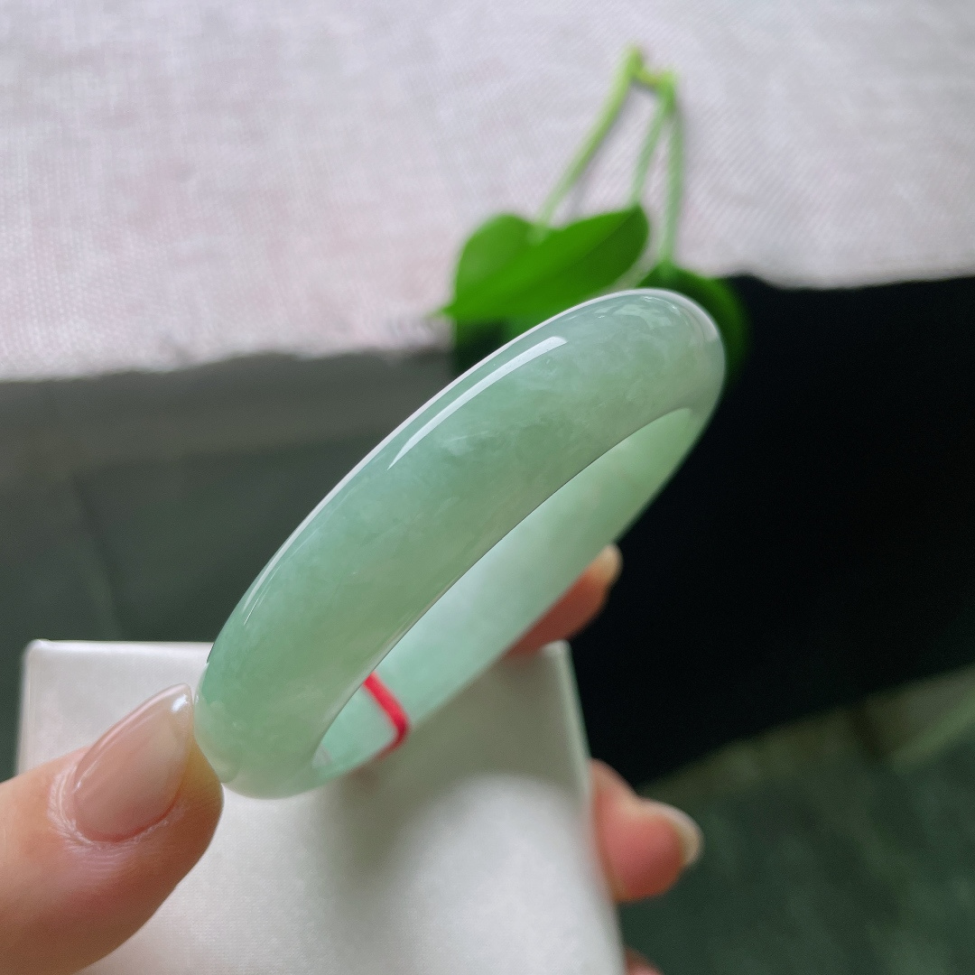 绿底正圈，水头好，种老，清润，绰约多姿，温柔贤惠，无裂，ss57829a