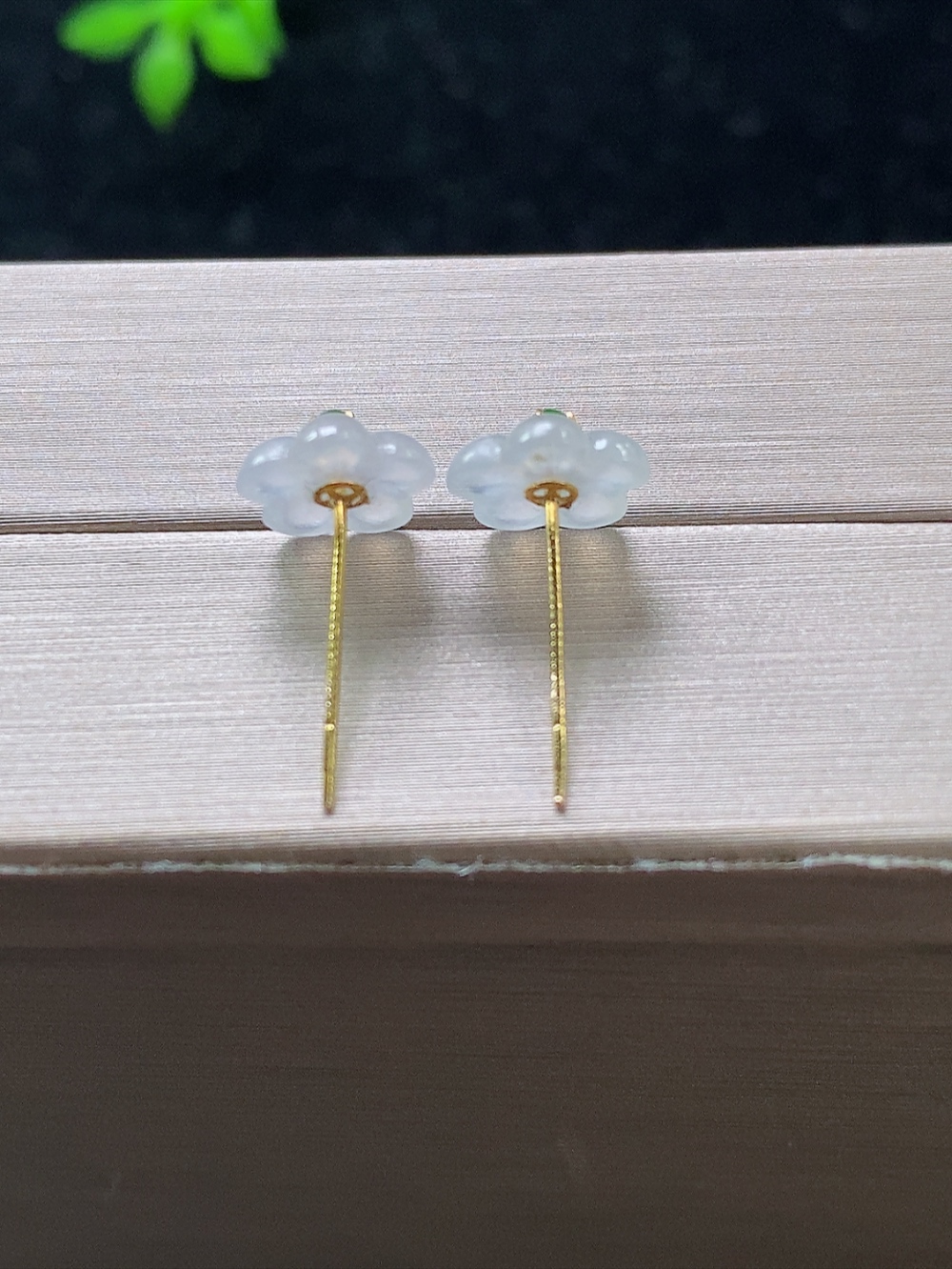 冰种花开富贵耳钉，无裂，尺寸7.8-8.1-1.8mm,825haay