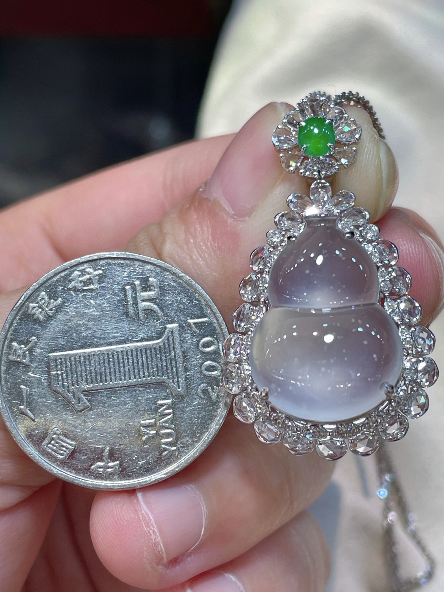 ️ 翡翠冰种葫芦吊坠，起荧光，种水好好，裸石很饱满，专挑好品相，18k镶嵌，37.5-21.7-14.2