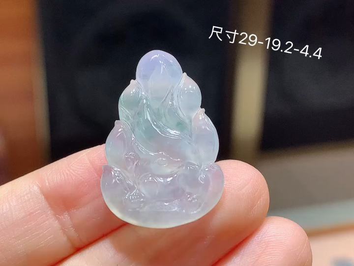 冰飘花九尾狐,无裂,尺寸29-19.2-4.4