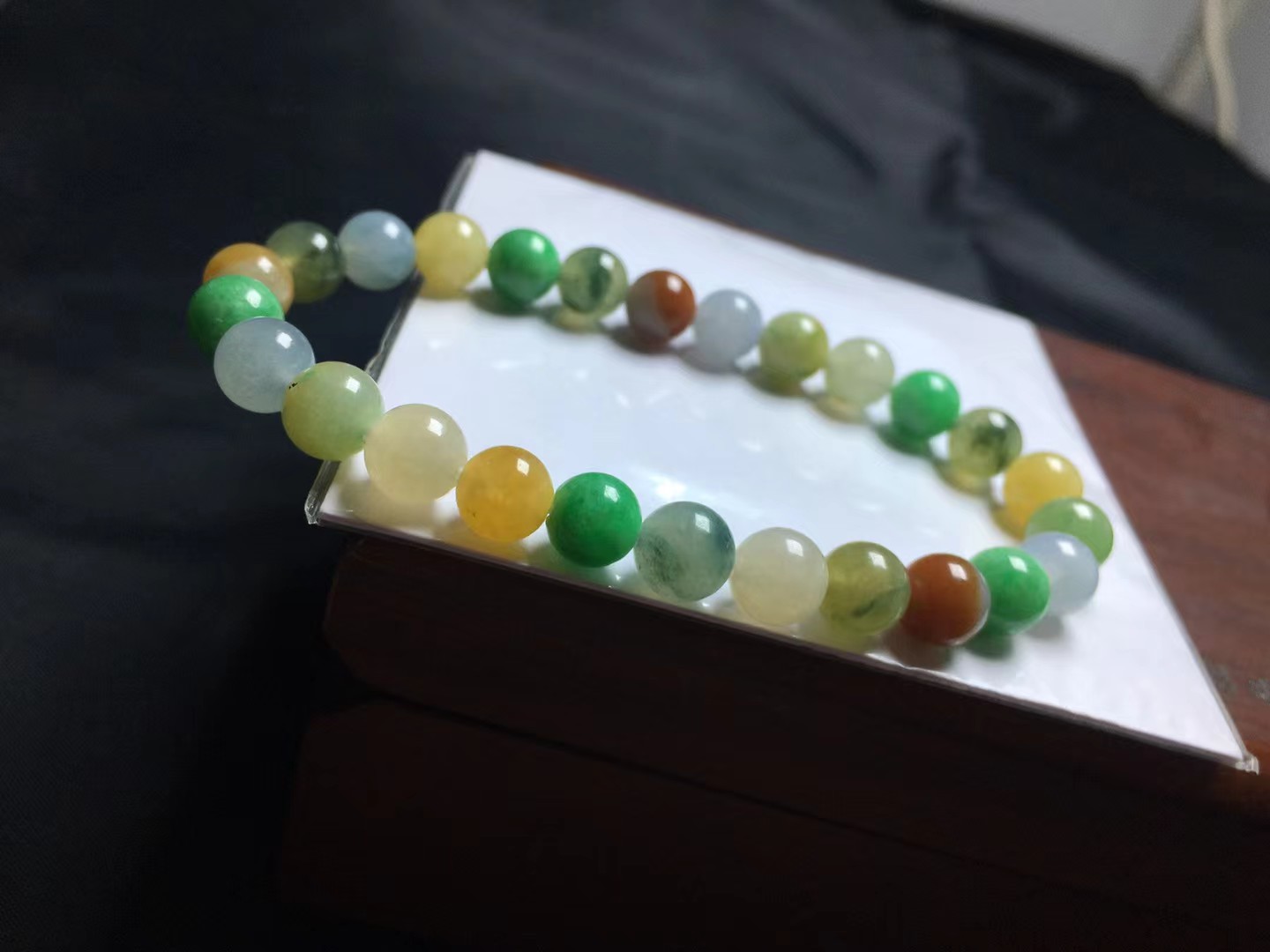 ️ 三彩手链，卡7.6～7.3mm，26颗，种好，玉质细腻，均匀，色彩丰富，颗颗精选