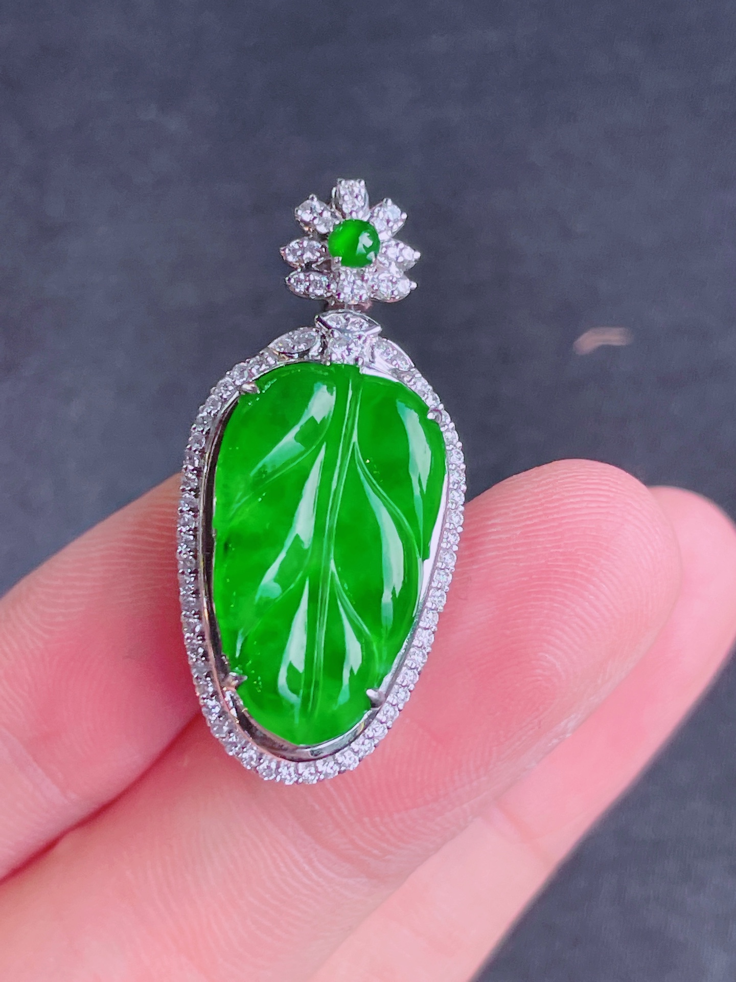 高冰绿树叶吊坠，晶莹剔透，新颖时尚，品相，20.5-12-3