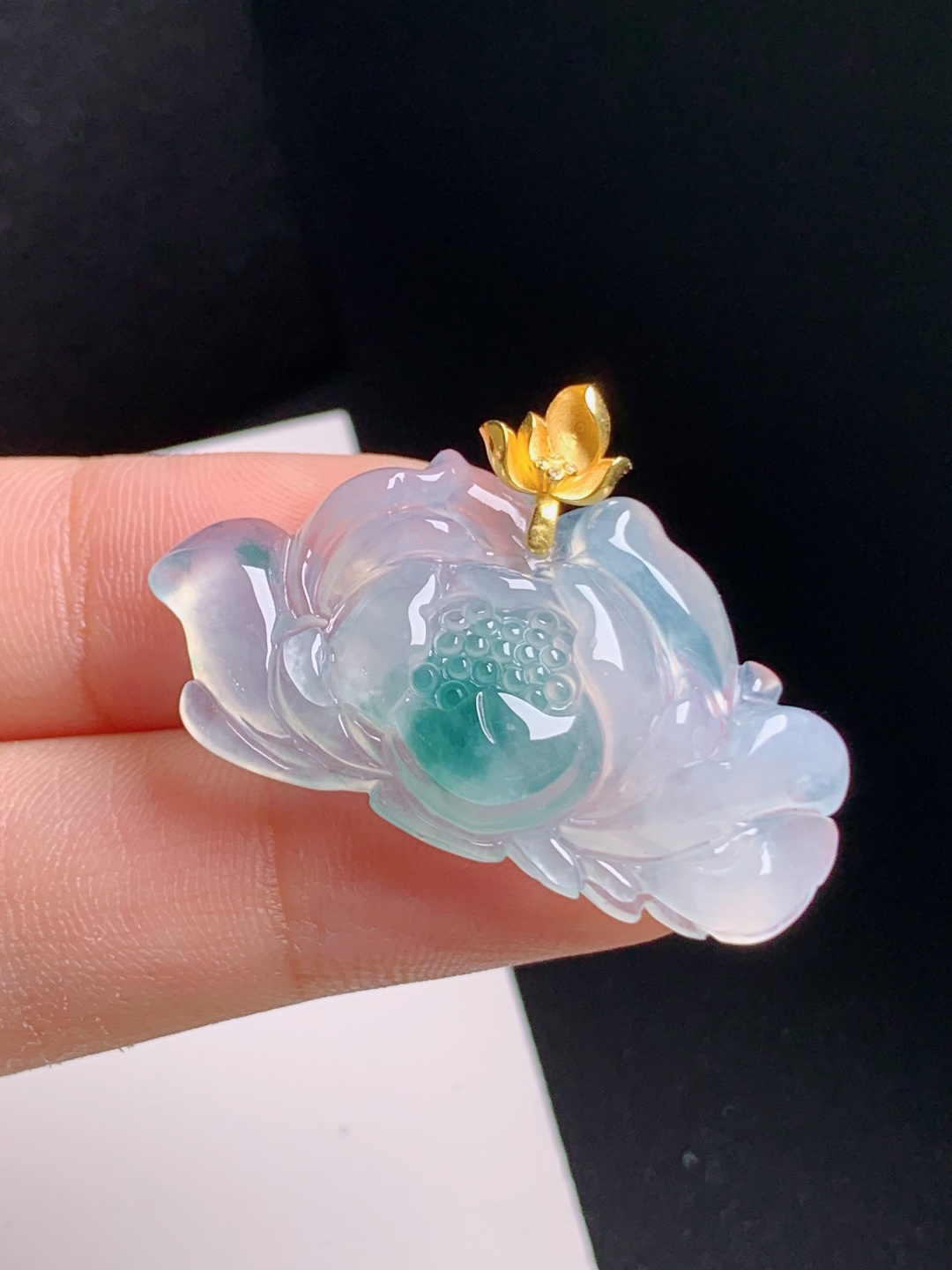 冰种飘花荷花吊坠，冰润通透，线条雅致，和和美美，530822
