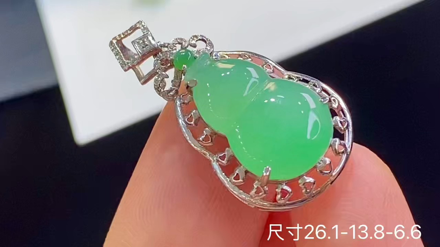 18k金+钻葫芦吊坠，无裂，26.1-13.8-6.6
