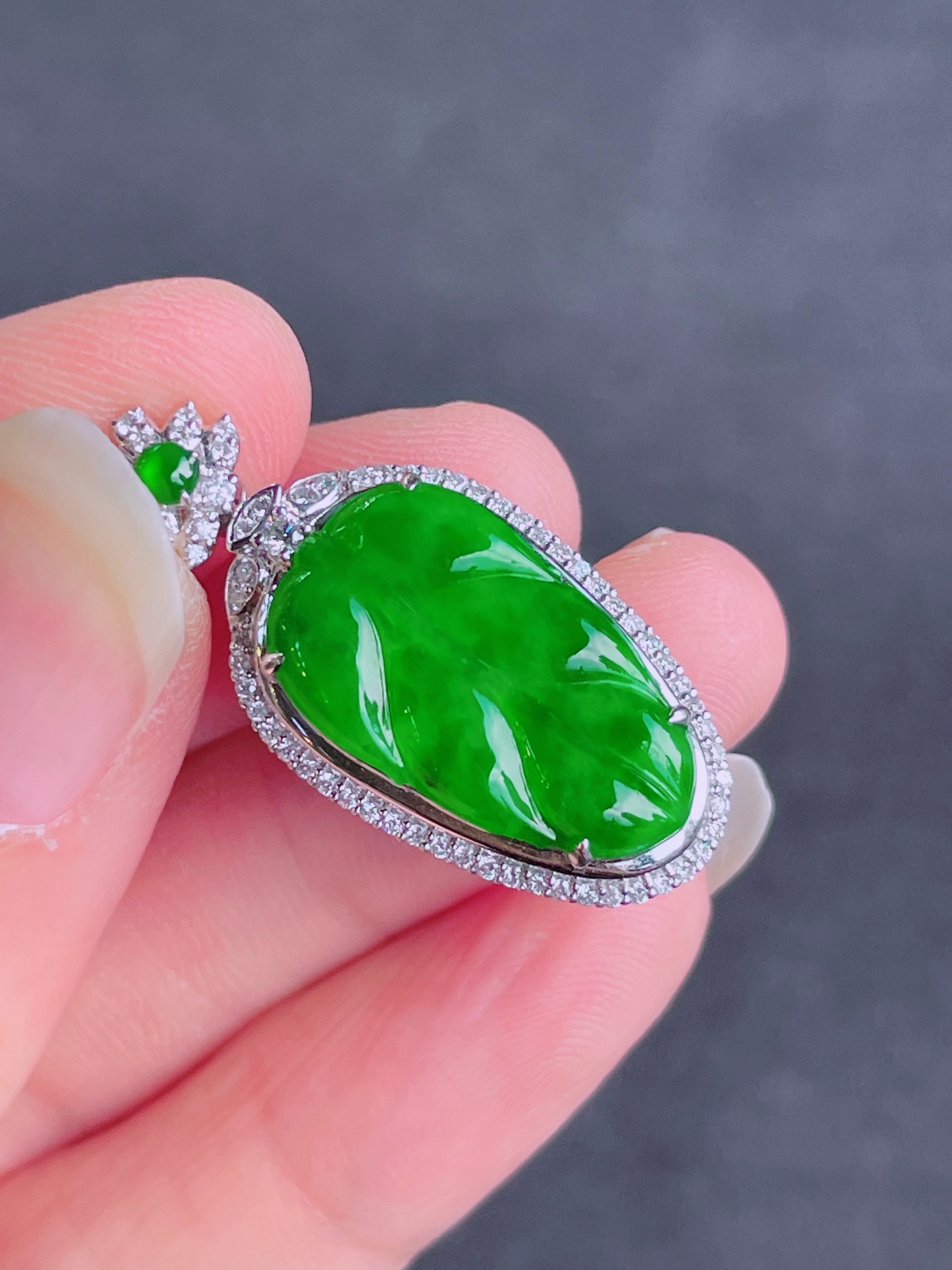 高冰绿树叶吊坠，晶莹剔透，新颖时尚，品相，20.5-12-3