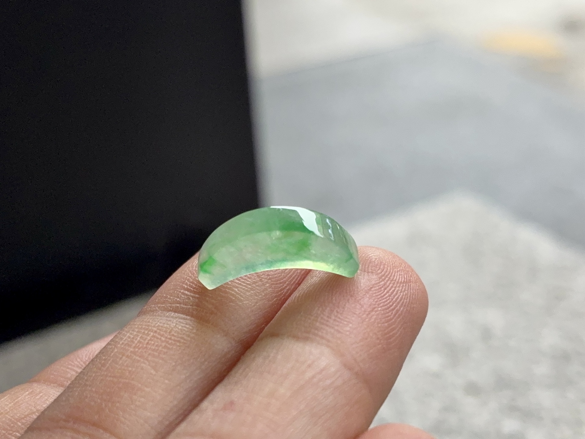 绿马鞍 尺寸：15.3×3.4×5.2