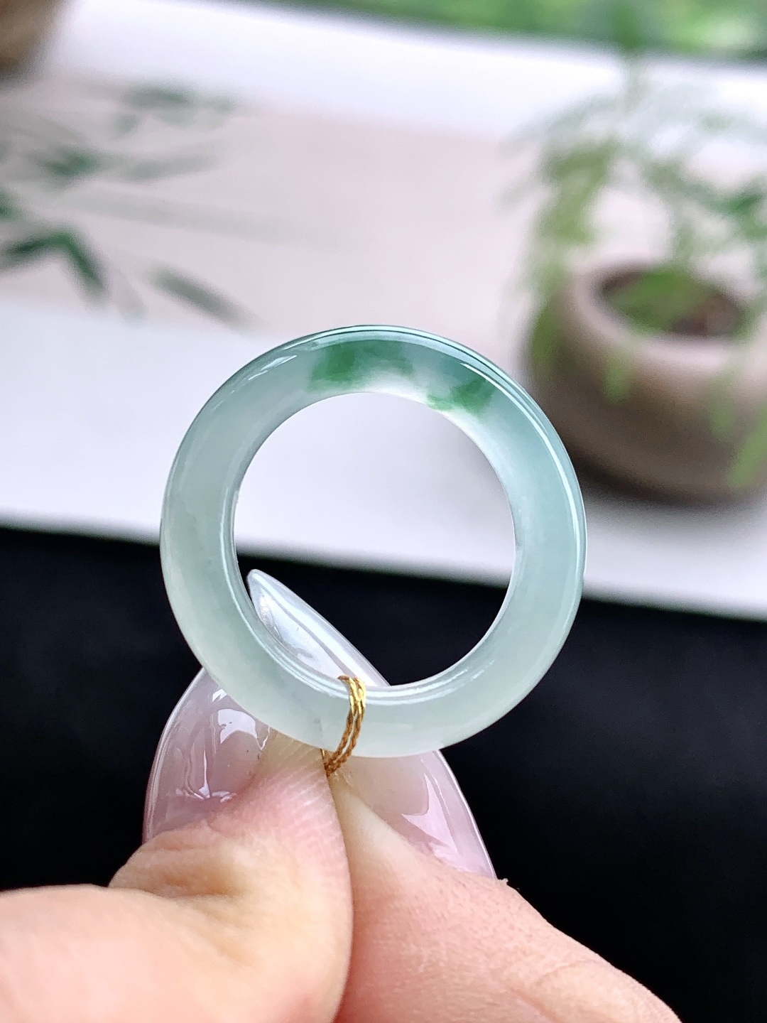 裸石冰飘绿花戒圈指环,说明性比高飘花,尺寸5.9-3.9,圈口15号,重量4.3克