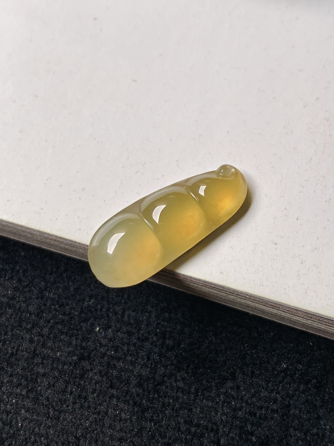 冰黄飘花福豆，色泽浓艳，0825尺寸21.2*8.5*4.3