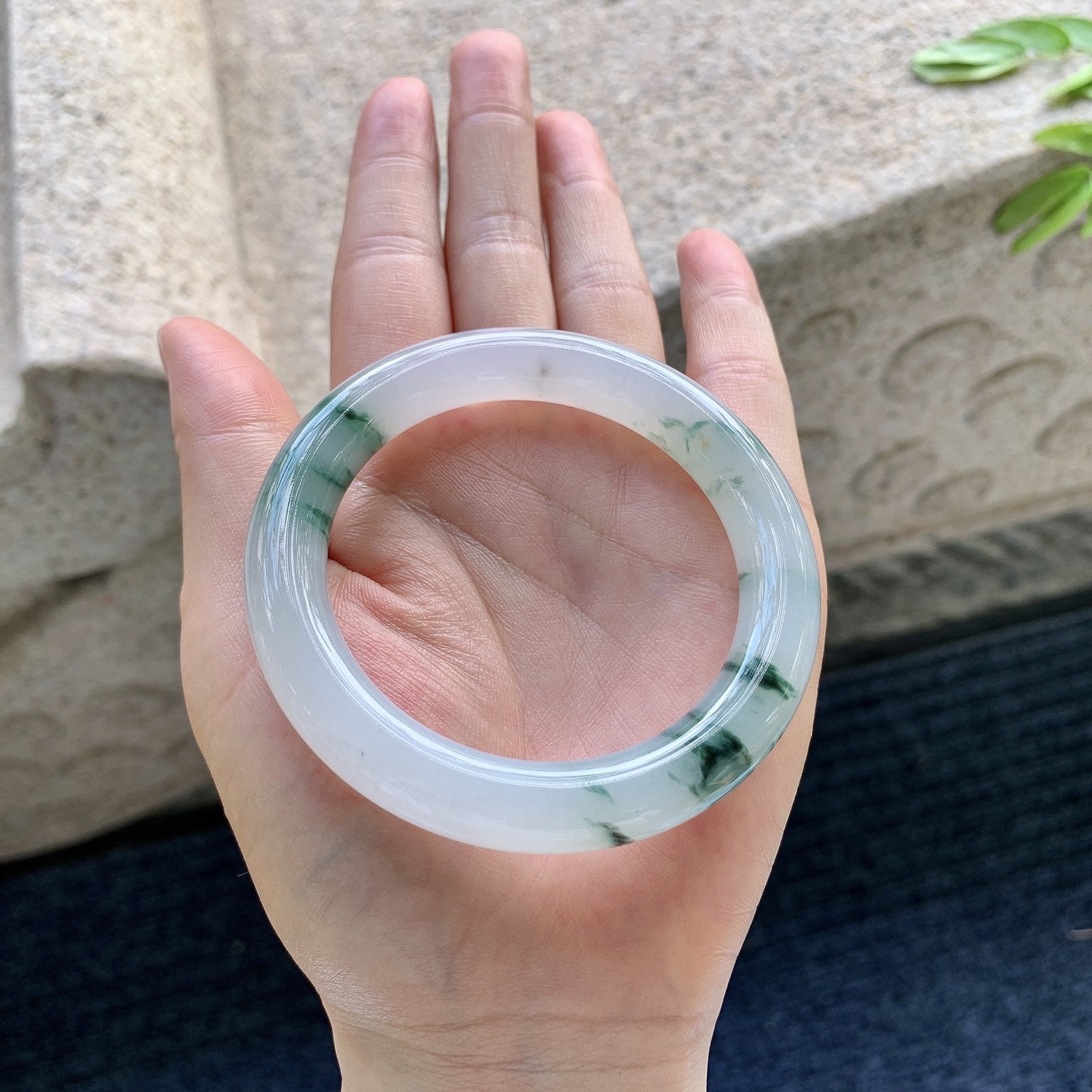 圆条52 53,细糯飘花，水润，种老，细腻，打灯有棉线