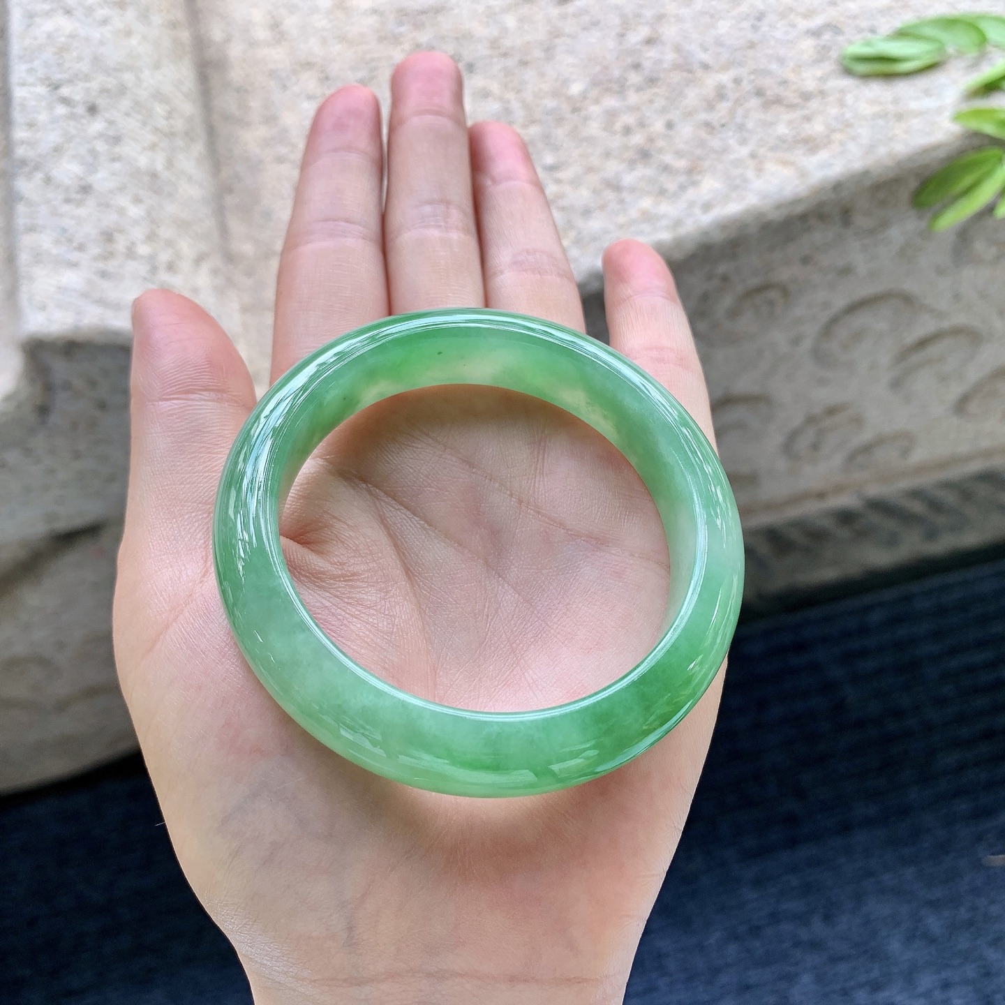 正圈52 53，细糯辣绿，水润，种老，细腻，打灯有絮线