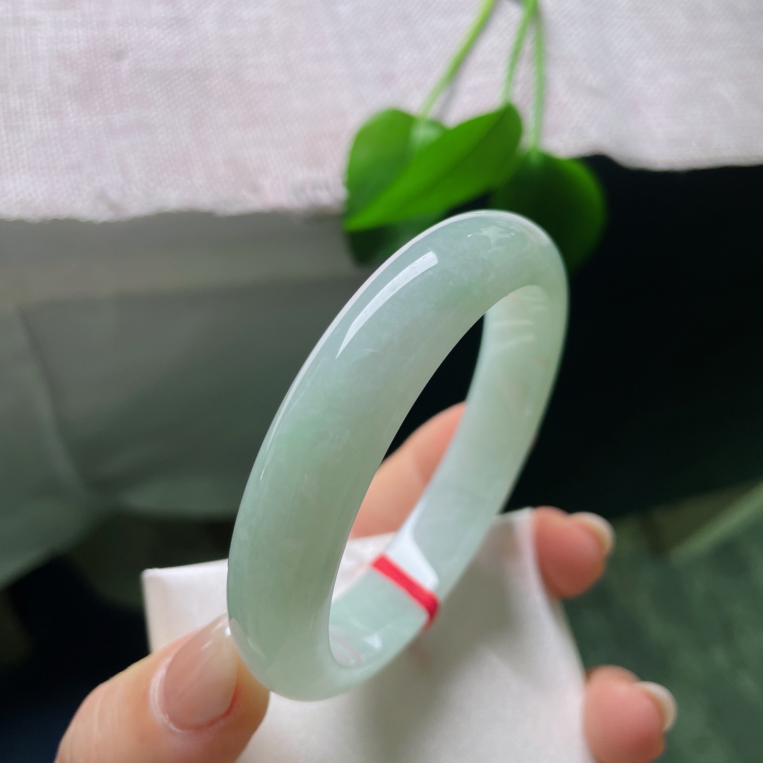 浅绿底正圈，水头好，清清爽爽，淡雅，减龄，有棉线，ss57832a