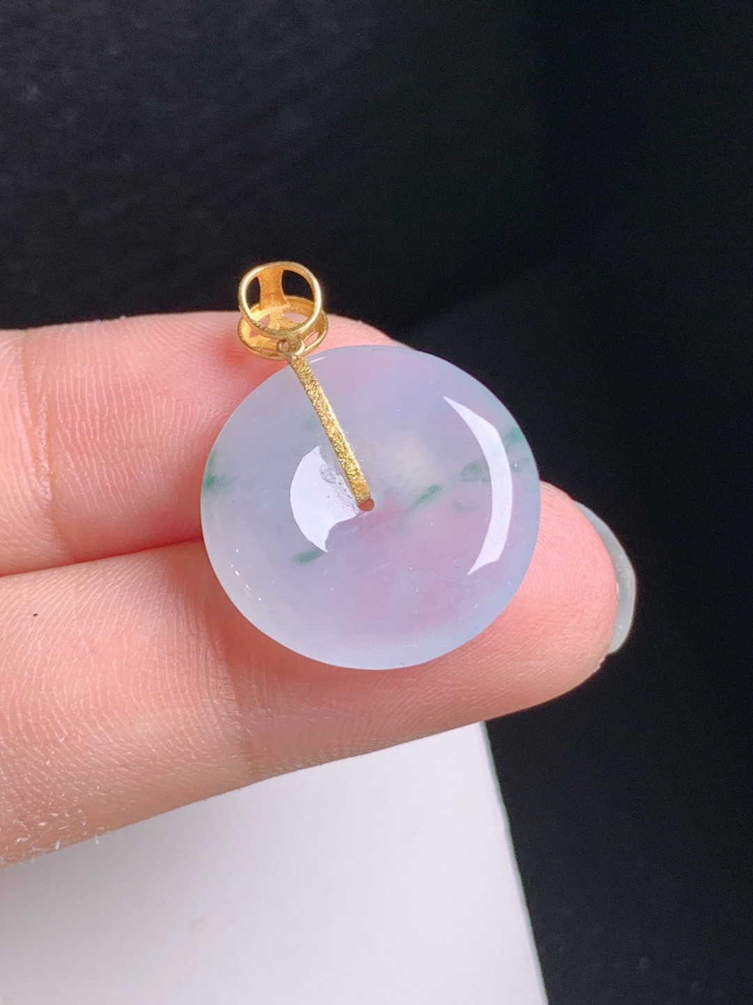冰种飘花平安扣吊坠，冰润柔和，花色写意，富贵吉祥