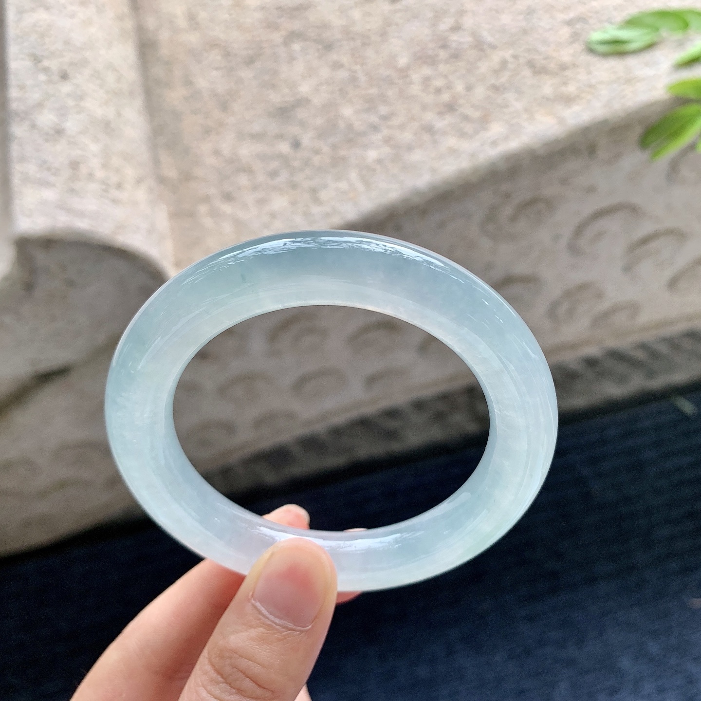 圆条53 54，圈口54.2/10.7/10.8，编码G7082640，描述冰晴底，清透，水润，种老，细腻，打灯有絮线