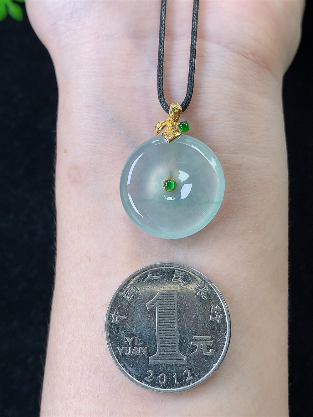 18k金镶冰种平安扣，无裂，尺寸21.8-5.0mm,825haay