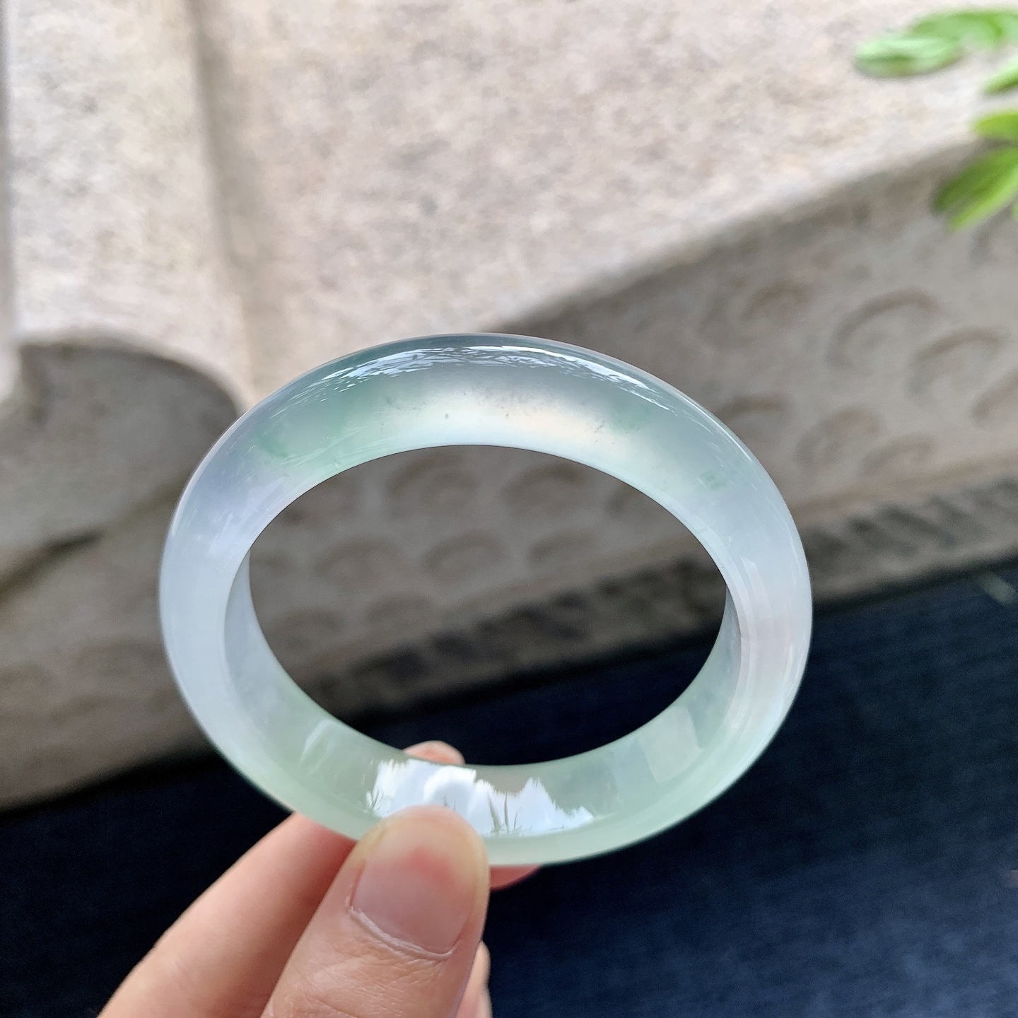 正圈49 50，圈口50.5/11.6/7.6，编码G7082014，冰飘花，起光，清透，水润，种老，细腻，打灯有棉线