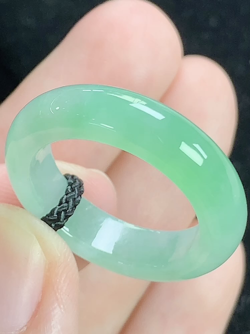 冰飘绿戒指，无裂，内径尺寸18.3-5.7-3.6mm，17号手寸，D25kxy