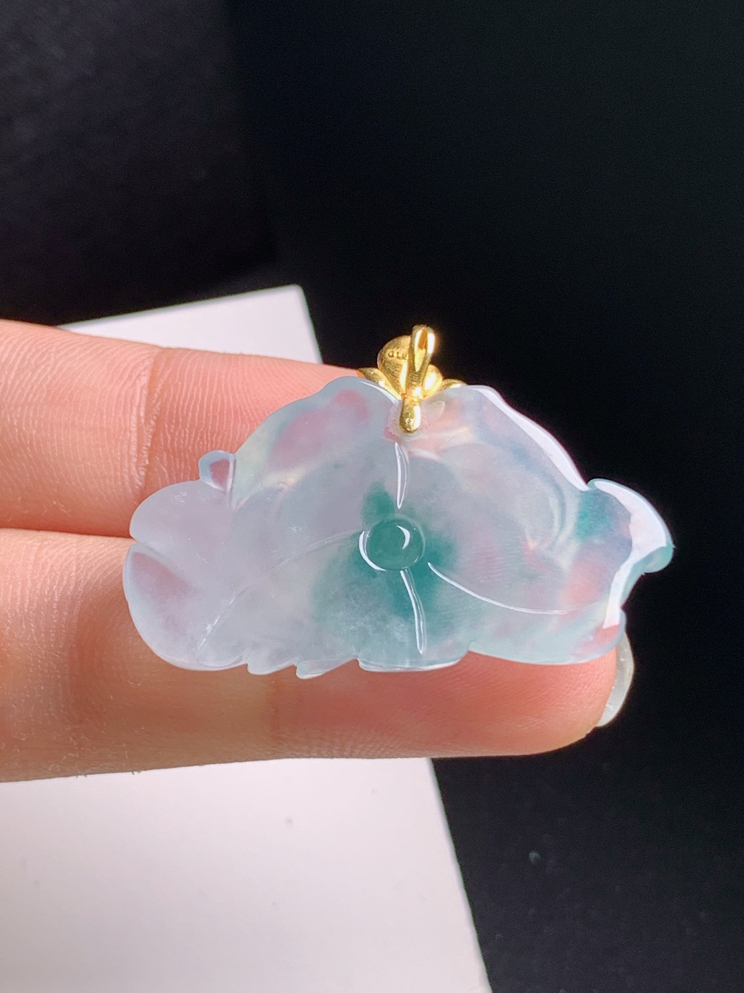 冰种飘花荷花吊坠，冰润通透，线条雅致，和和美美，530822