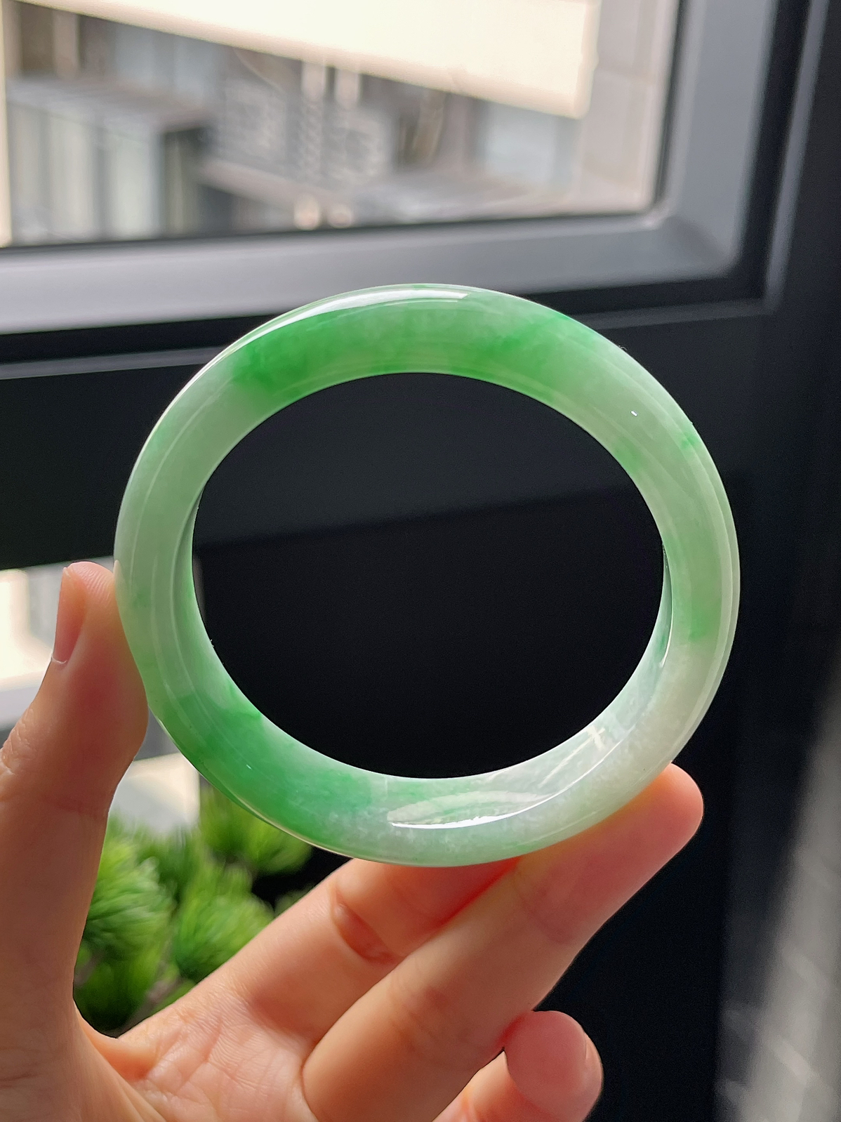圈口56，冰糯种阳绿飘花翡翠正圈手镯