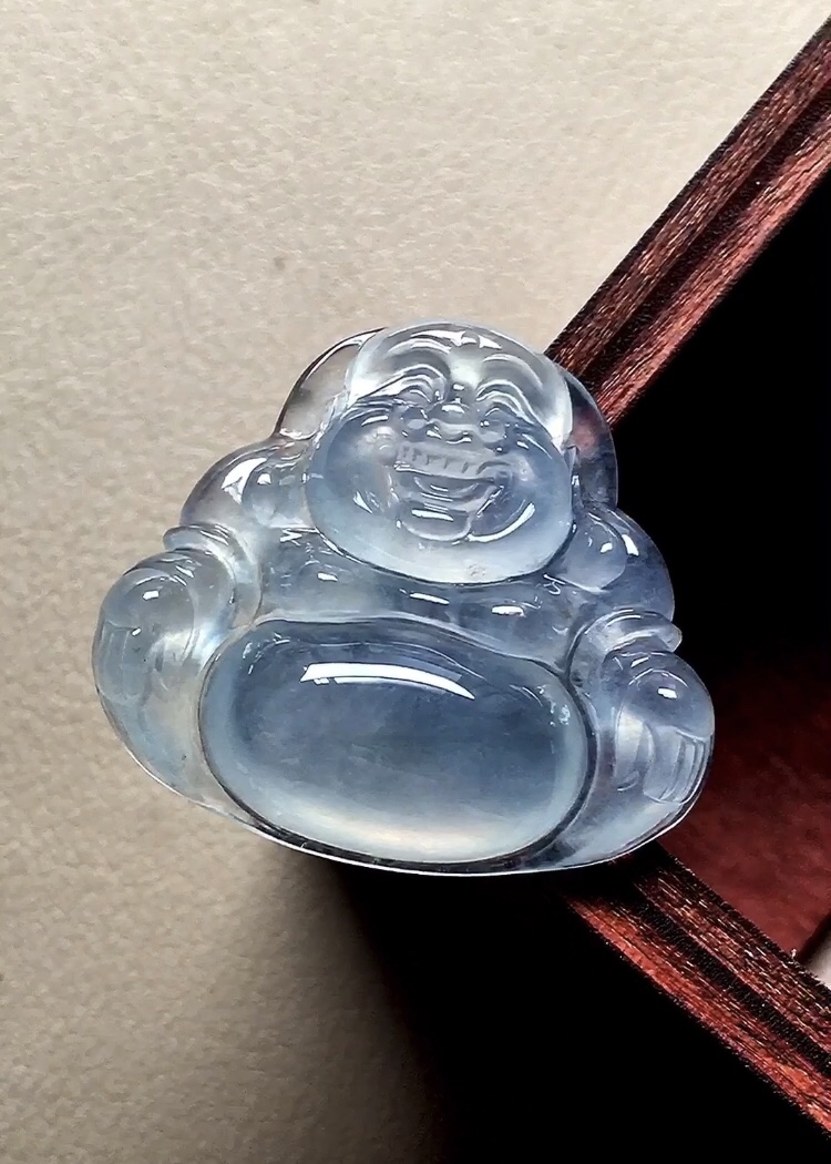 冰种佛公，底子水润，种老起胶，荧润无比，无裂，尺寸18.3*25*3.5