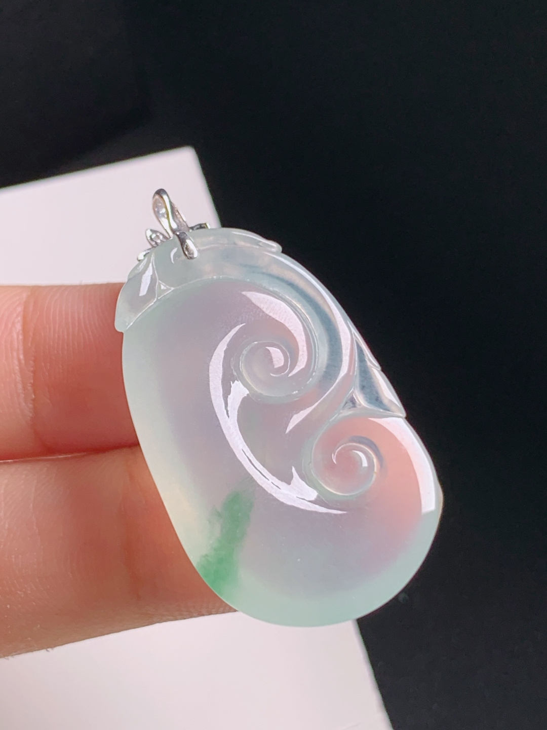 如意吊坠，莹润起光，弧度流畅，吉祥顺遂，530822