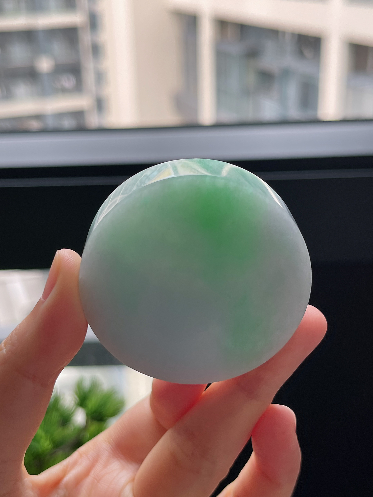 翡翠细糯种飘绿镯心
