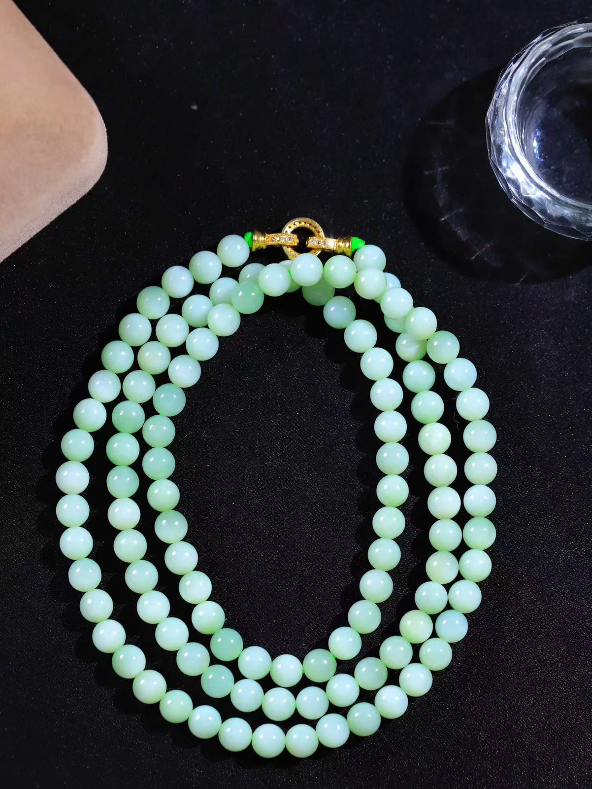 【珠圆玉润.项链】

精品️和田玉黑羊洞珠圆玉润项链 玉质细腻油润 饱满光滑 质朴无华，悠远简单