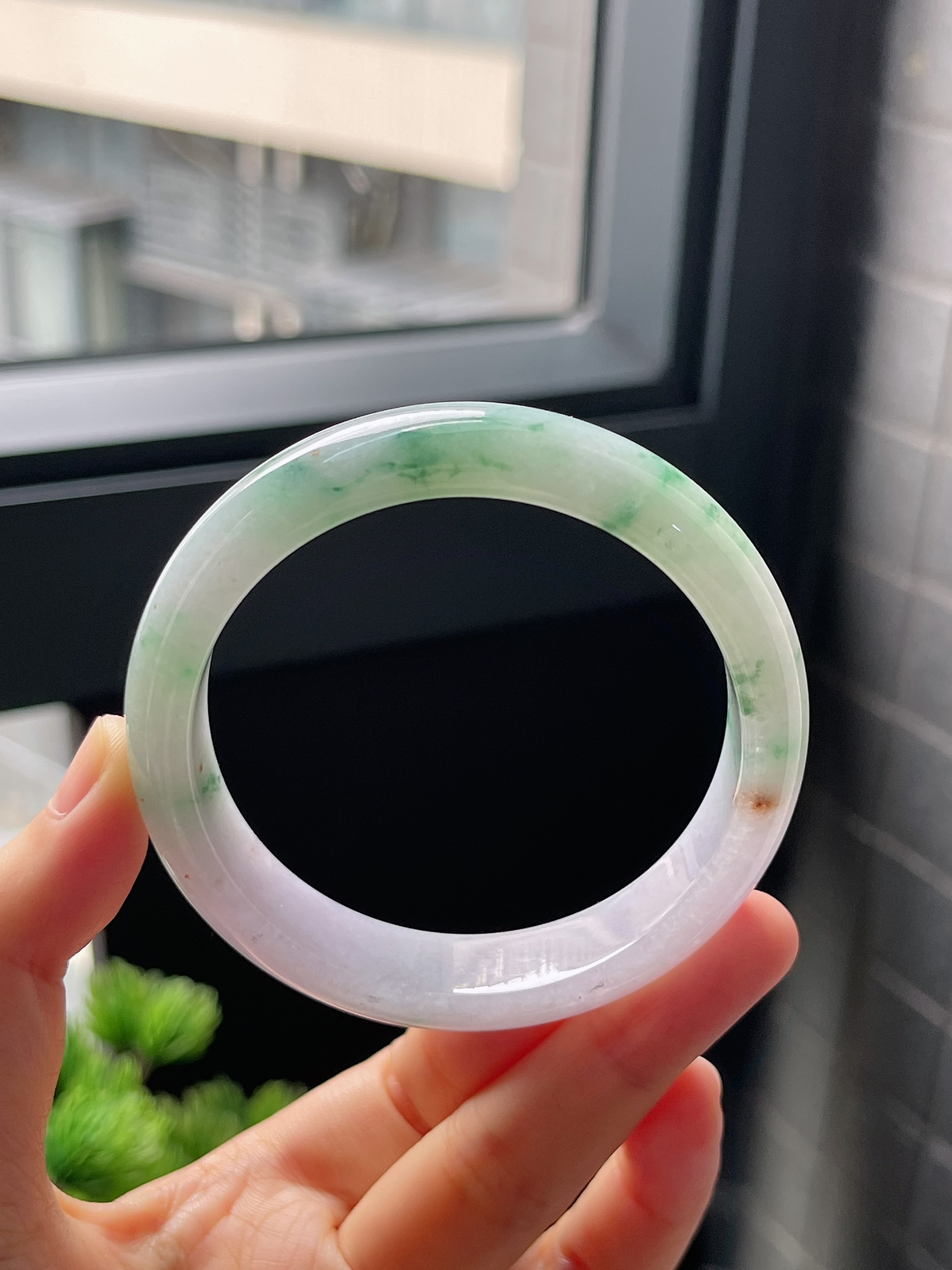 圈口56.4，冰糯种飘花淡紫底翡翠正圈手镯