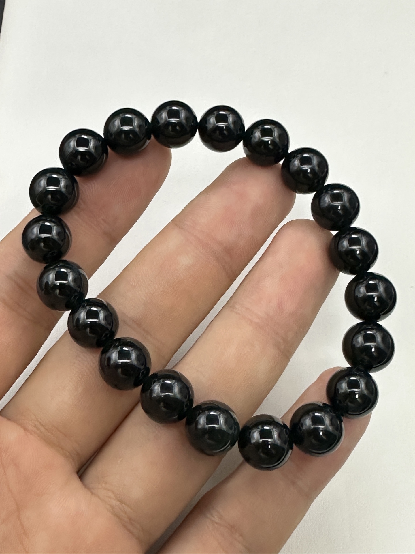 【墨翠手串10mm】老坑冰种   黑度极黑  灯照全透  呈帝王绿  种老起光   底极细腻  圆润饱满