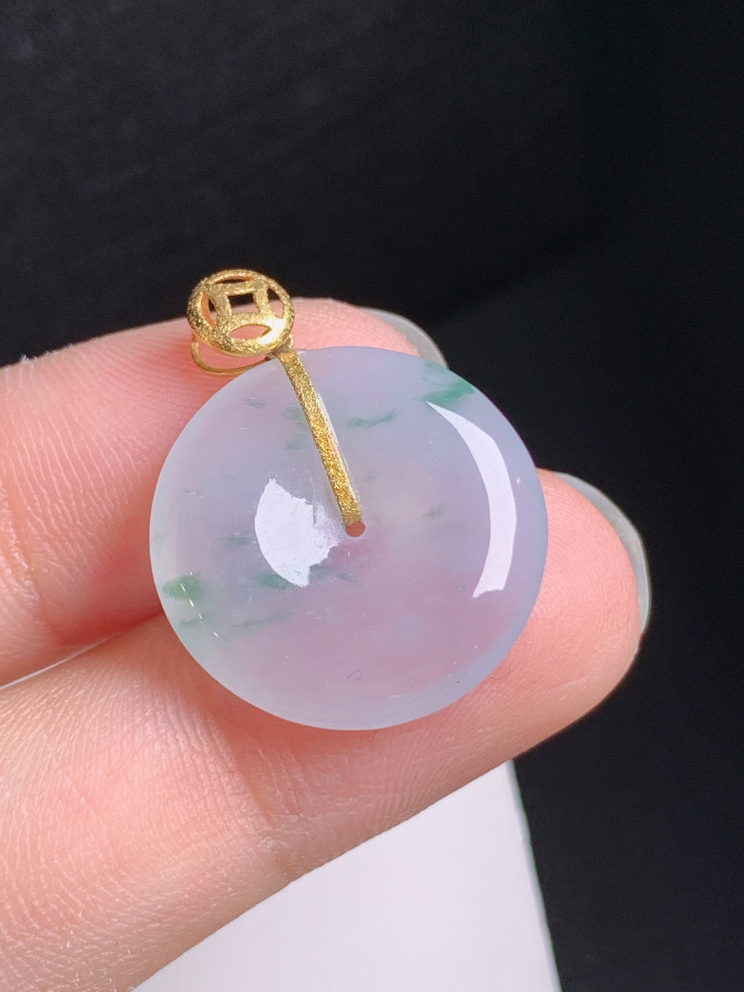 冰种飘花平安扣吊坠，冰润柔和，花色写意，富贵吉祥
