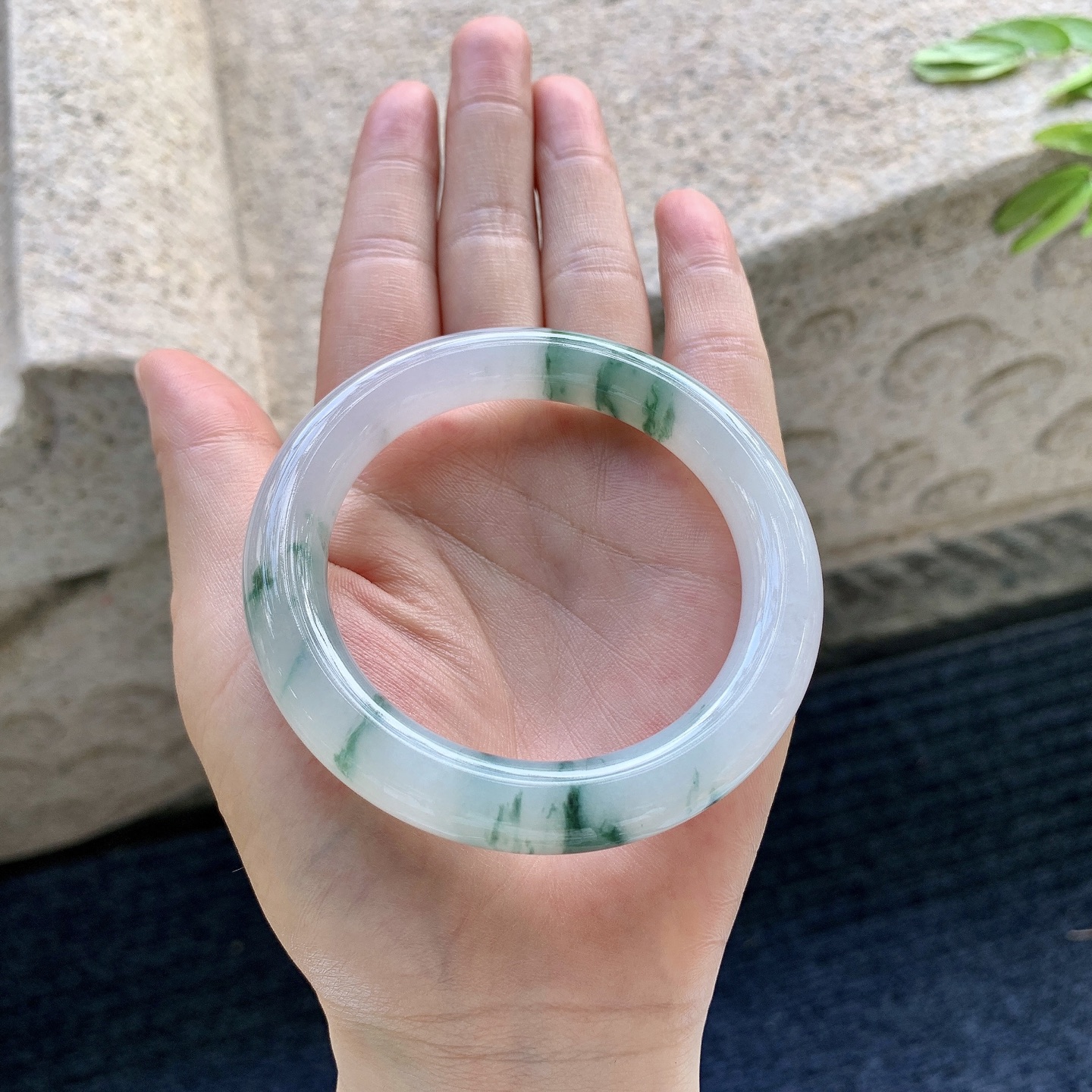 圆条52 53,细糯飘花，水润，种老，细腻，打灯有棉线