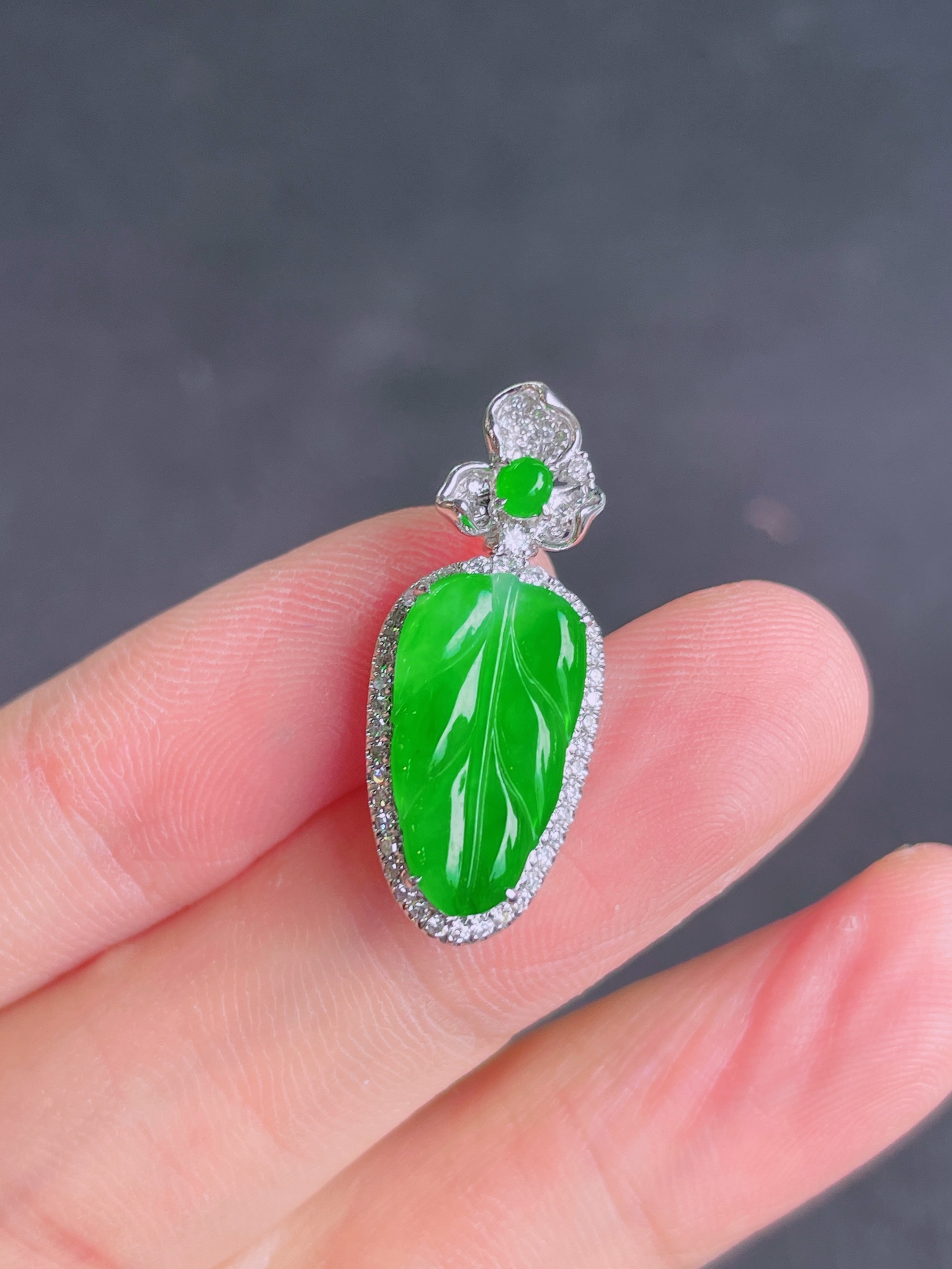 高冰绿树叶吊坠，晶莹剔透，新颖时尚，品相，16-8.8-2