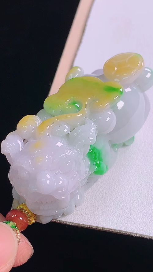 三彩貔貅，无裂，尺寸:56.7-26.6-27.2mm 23