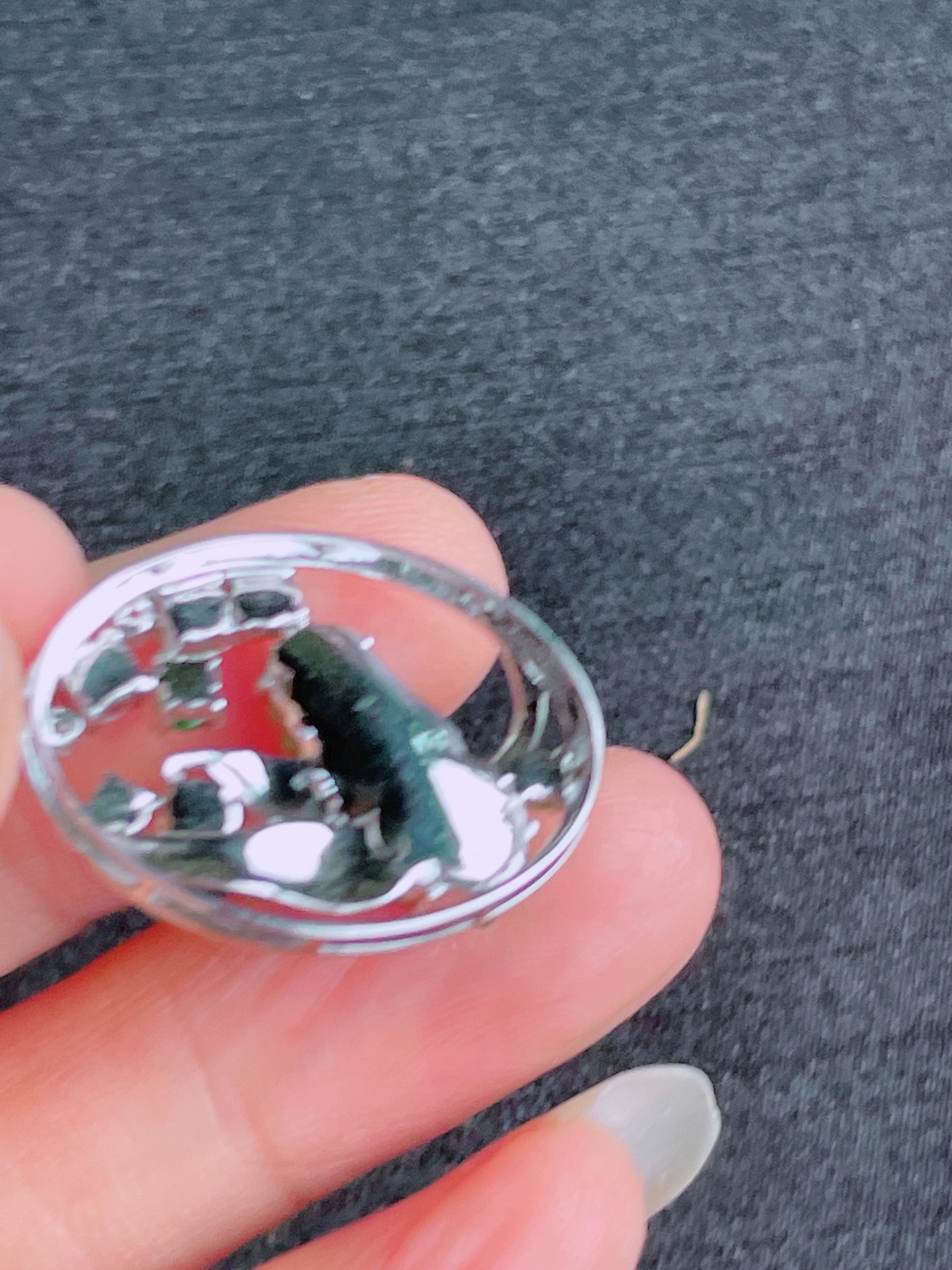 高冰绿金鱼吊坠，晶莹剔透，新颖时尚，无裂，32-19.5-7