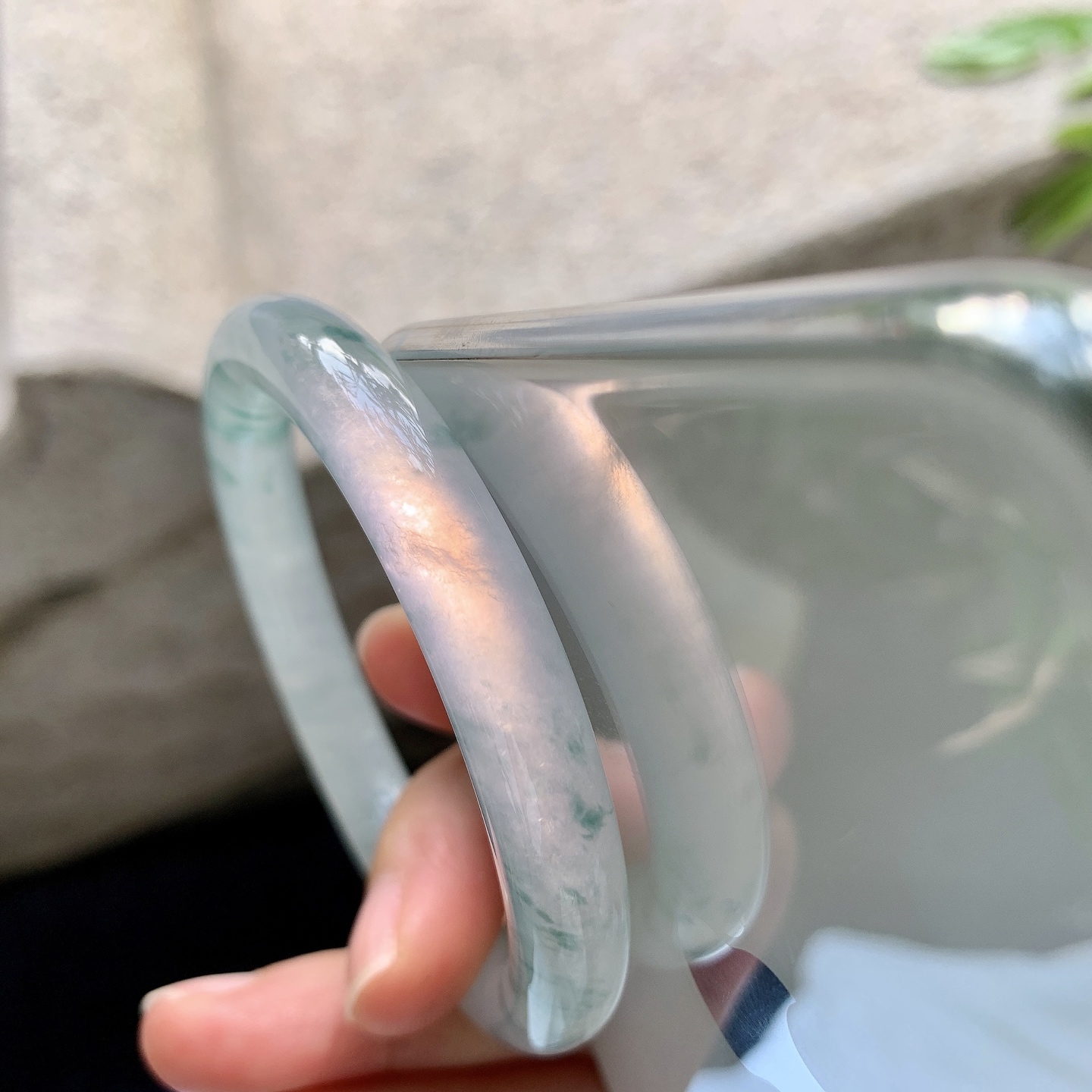 圆条50 51,圈口51.4/8.5/8.5,编码C11082602,描述冰飘花，清透，水润，种老，细腻，打灯有棉线