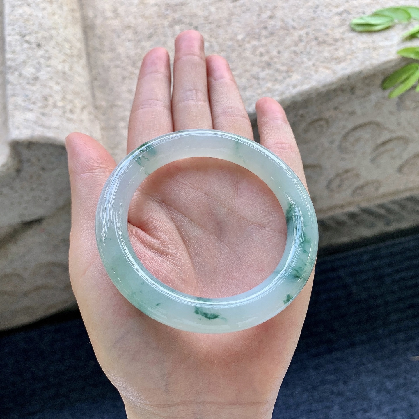 圆条52 53,【圈口】53/9.7/10,【编码】GF082617,【描述】糯冰飘花，水润，种老，