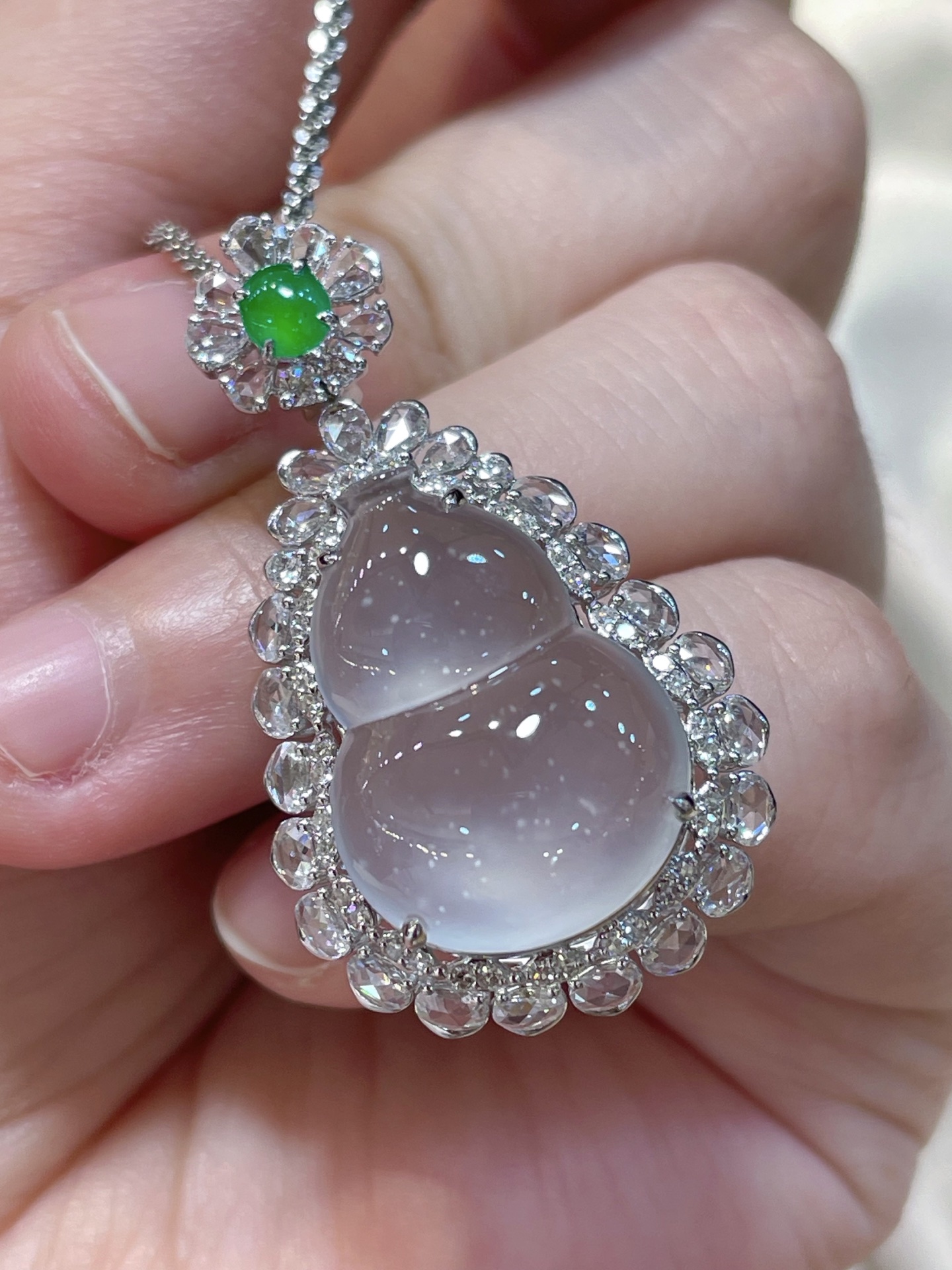 ️ 翡翠冰种葫芦吊坠，起荧光，种水好好，裸石很饱满，专挑好品相，18k镶嵌，37.5-21.7-14.2