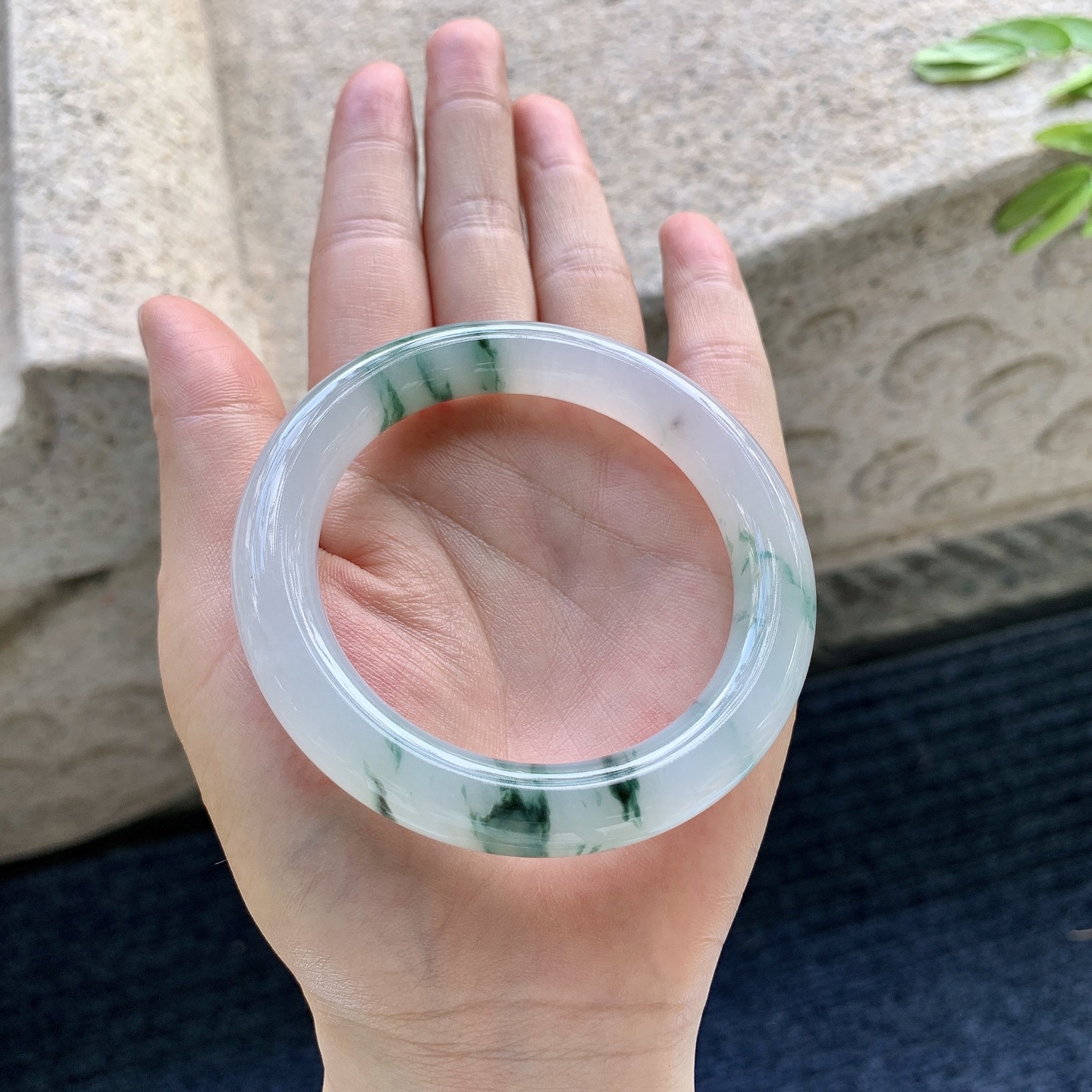圆条52 53,细糯飘花，水润，种老，细腻，打灯有棉线