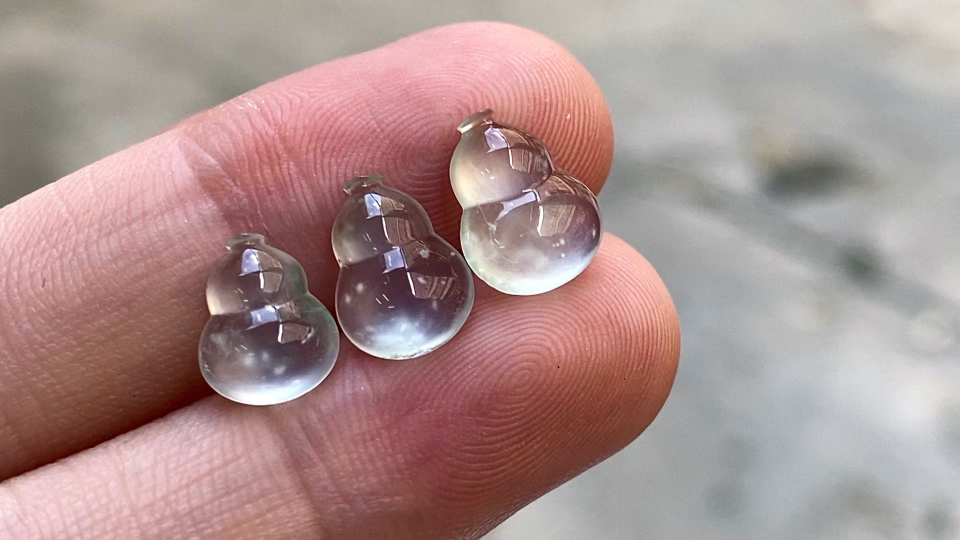 玻璃钢葫芦一手,基本完整