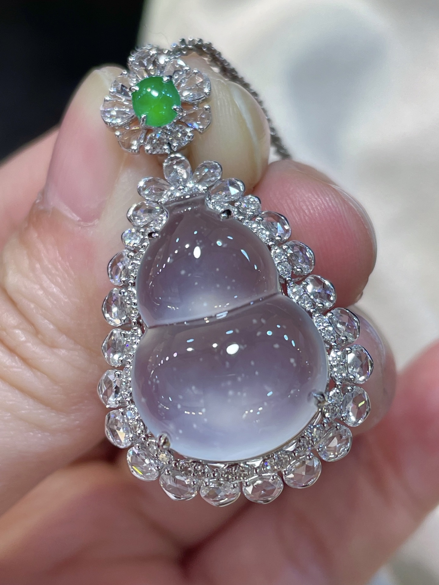 ️ 翡翠冰种葫芦吊坠，起荧光，种水好好，裸石很饱满，专挑好品相，18k镶嵌，37.5-21.7-14.2