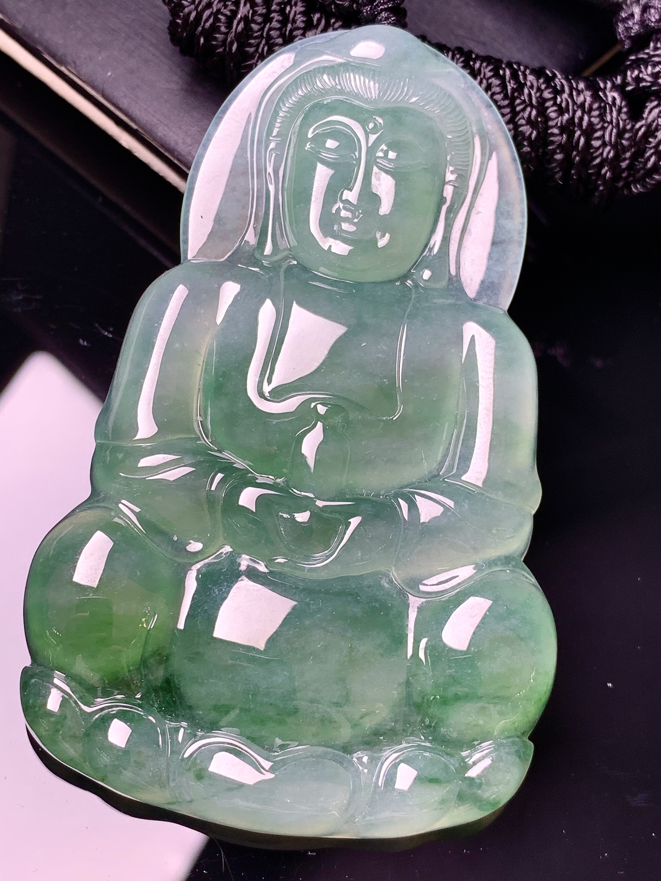 冰种飘花观音菩萨吊坠 玉质细腻 色泽艳丽清新 水润亮眼 整体尺寸68.5*43.3*6 x3