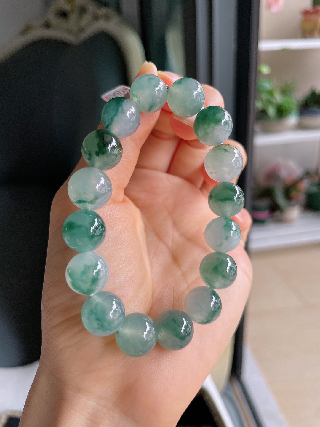 ️，缅甸天然翡翠A货，冰飘花手串，尺寸：12.2mm。【编4414】