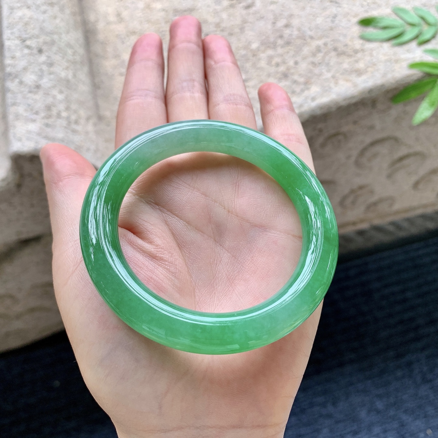 圆条53 54,圈口454/9.8/10.3,编码WW082717,描述冰糯辣绿,满绿,水润,种老,