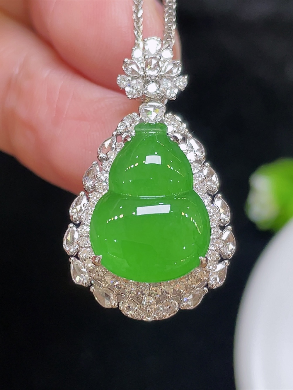 【高冰正阳绿，葫芦】大件饱满，通透水润，玉质细腻，翠色鲜艳，18k金奢华钻石镶嵌️，15.0-11