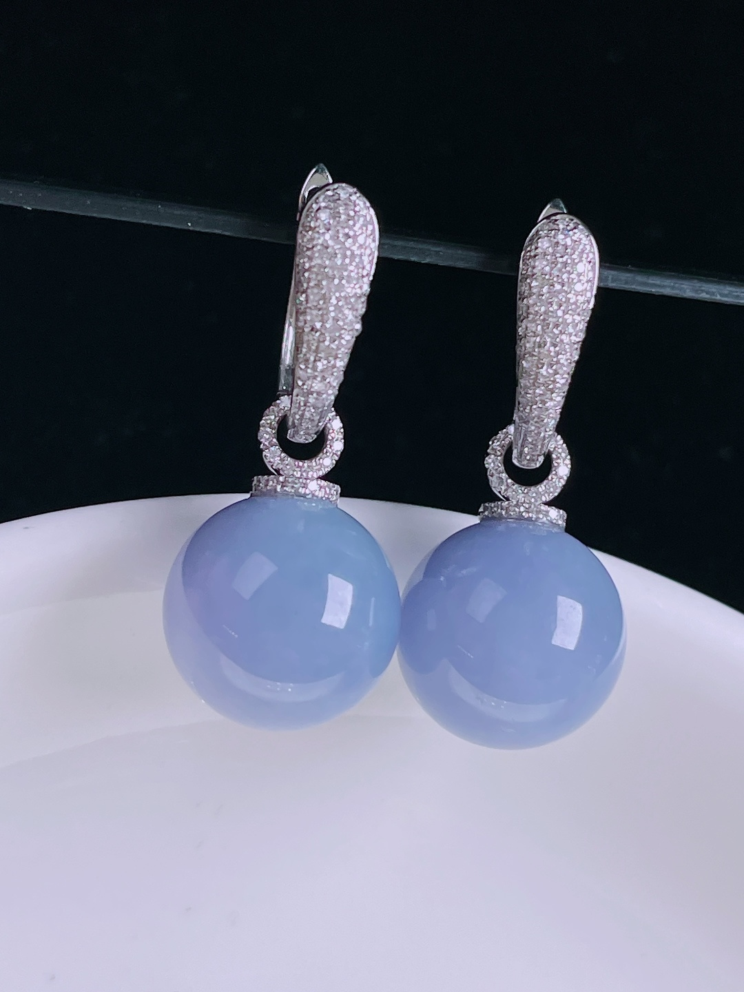 圆珠耳坠，18k镶嵌，老种起光，细底通透，尺寸：裸石12.3mm0826