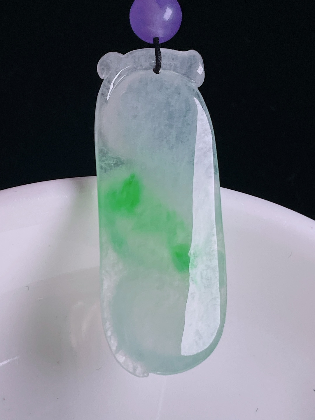 冰绿福豆/豆子，老种起光，细底通透，尺寸：39.4/15.4/6.3mm0826