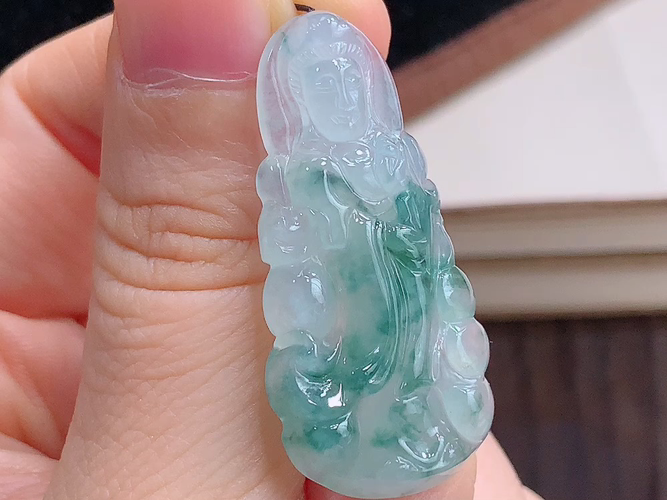 站观音，无裂，尺寸39.0-18.5-5.8mm，包A附证书